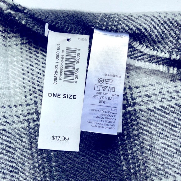 NEW OLD NAVY Plaid Neck Scarf Fringed Hems GRAY 76” x 13” UNISEX - Picture 4 of 12